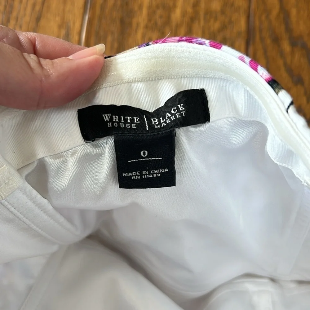 White House Black Market: White Strapless Dress w/ Floral Pattern: Size 0 - Picture 7 of 10